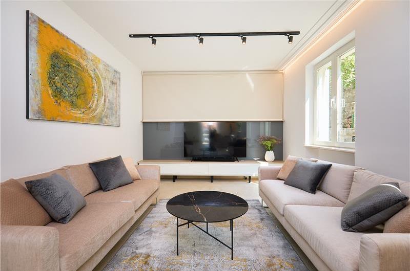 5 Bedroom Villa with Heated Pool near Dubrovnik City, Sleeps 10