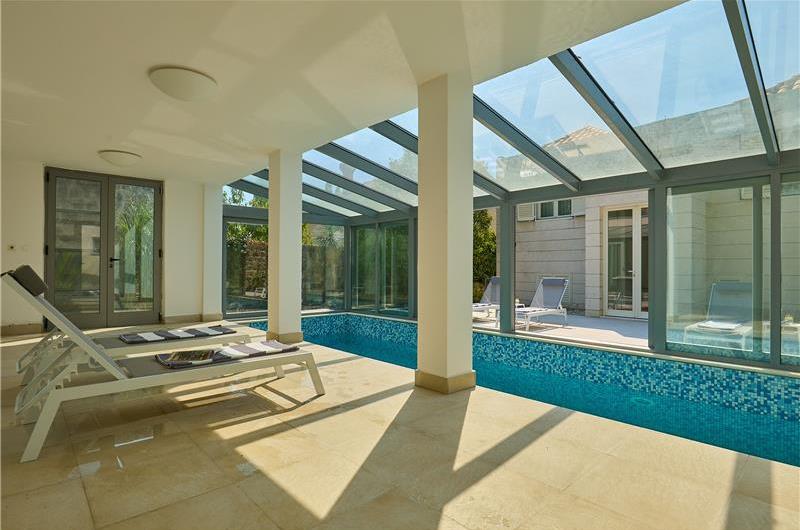 5 Bedroom Villa with Heated Pool near Dubrovnik City, Sleeps 10