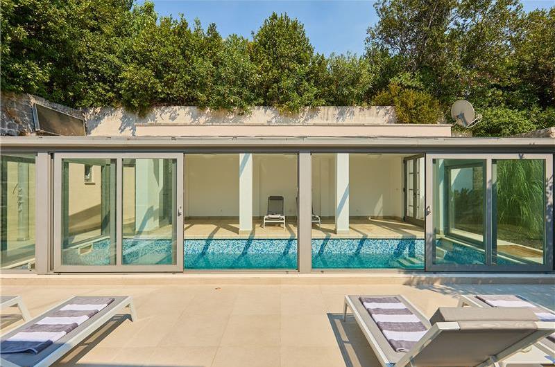 5 Bedroom Villa with Heated Pool near Dubrovnik City, Sleeps 10