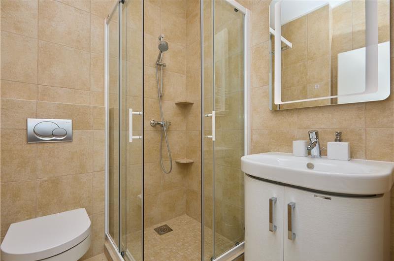 5 Bedroom Villa with Heated Pool near Dubrovnik City, Sleeps 10