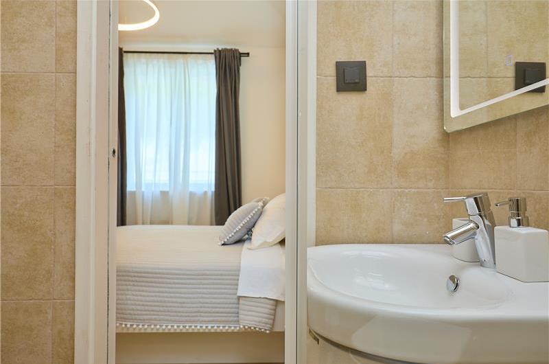 5 Bedroom Villa with Heated Pool near Dubrovnik City, Sleeps 10