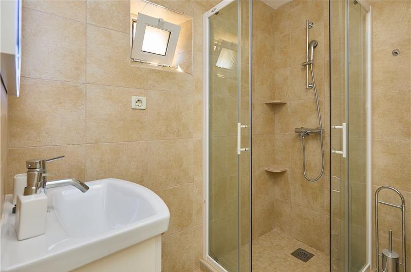 5 Bedroom Villa with Heated Pool near Dubrovnik City, Sleeps 10