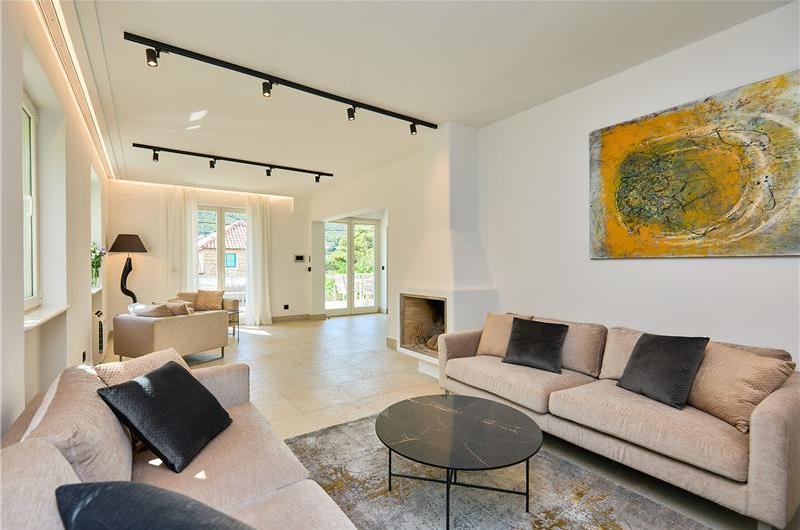 5 Bedroom Villa with Heated Pool near Dubrovnik City, Sleeps 10