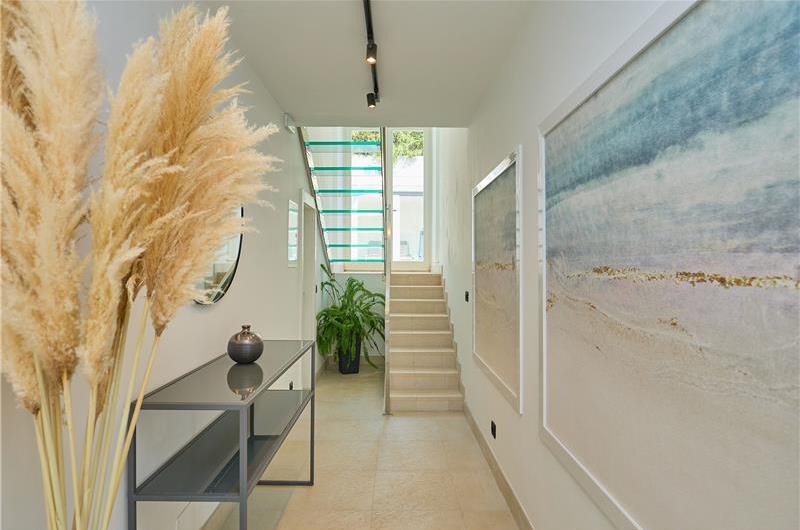5 Bedroom Villa with Heated Pool near Dubrovnik City, Sleeps 10