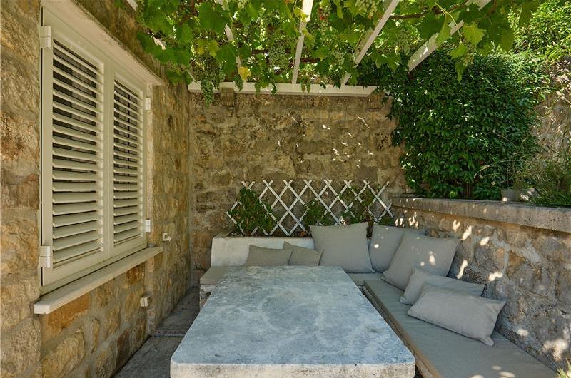 5 Bedroom Villa with Heated Pool near Dubrovnik City, Sleeps 10