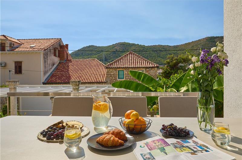 5 Bedroom Villa with Heated Pool near Dubrovnik City, Sleeps 10