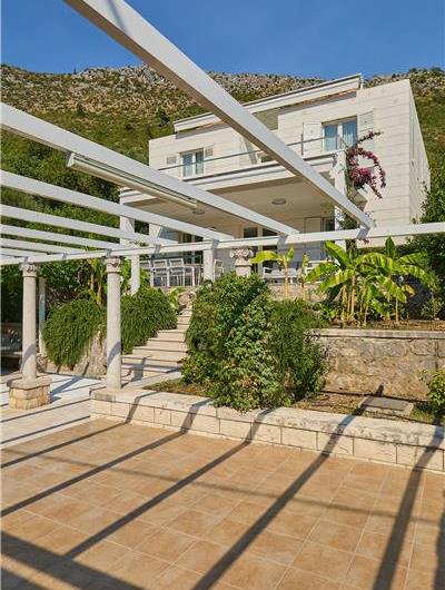 5 Bedroom Villa with Heated Pool near Dubrovnik City, Sleeps 10