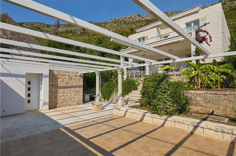 5 Bedroom Villa with Heated Pool near Dubrovnik City, Sleeps 10