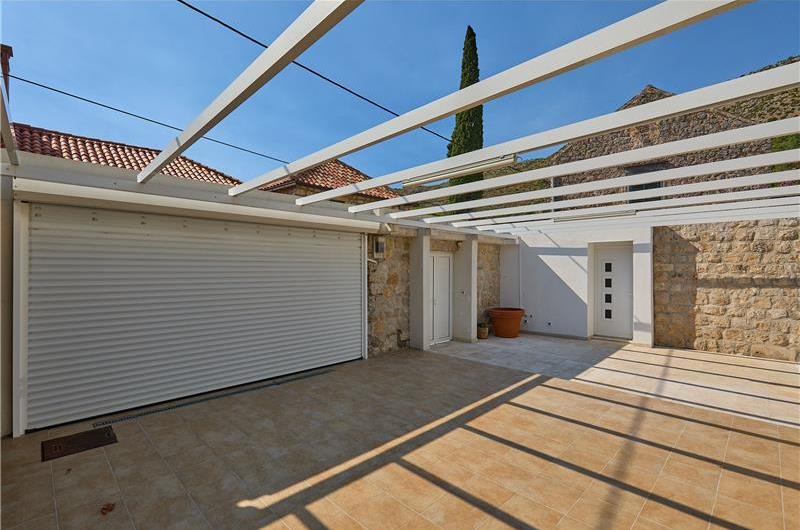 5 Bedroom Villa with Heated Pool near Dubrovnik City, Sleeps 10