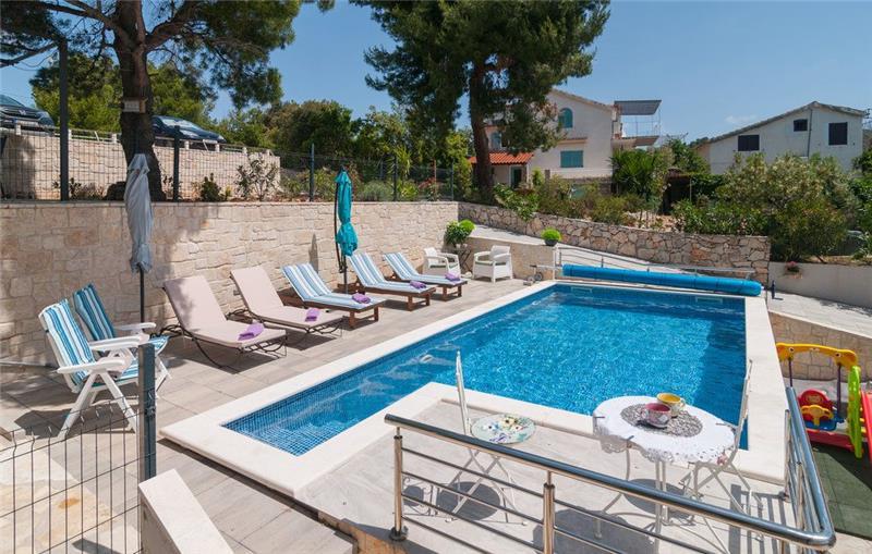 4 Bedroom villa with pool on Solta Island, Sleeps 10