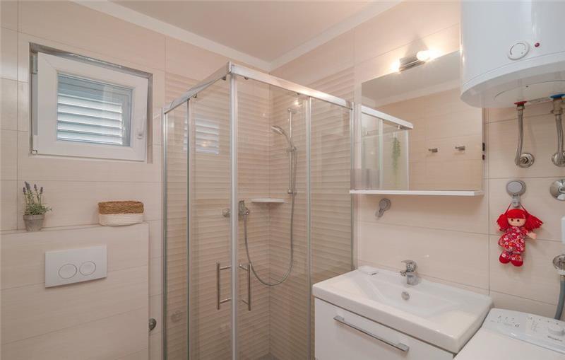 4 Bedroom villa with pool on Solta Island, Sleeps 10