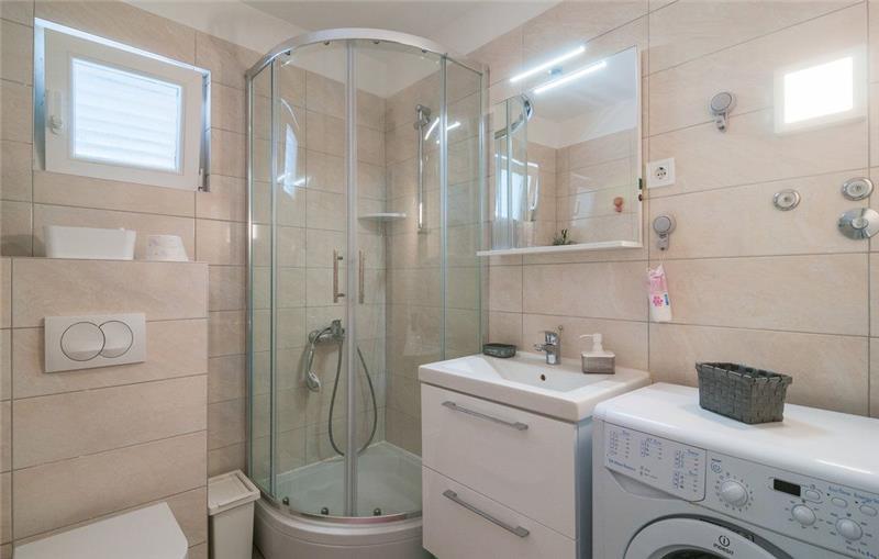 4 Bedroom villa with pool on Solta Island, Sleeps 10