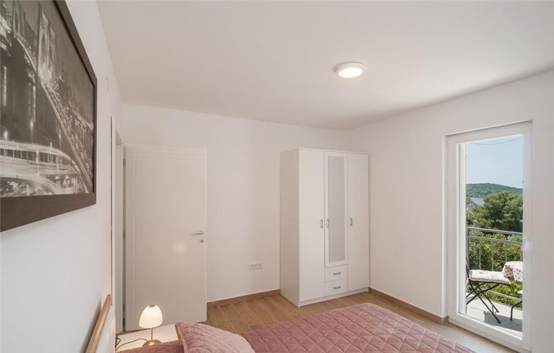 4 Bedroom villa with pool on Solta Island, Sleeps 10