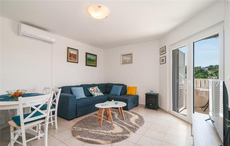 4 Bedroom villa with pool on Solta Island, Sleeps 10