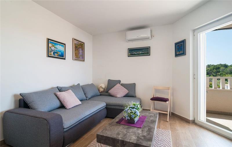 4 Bedroom villa with pool on Solta Island, Sleeps 10