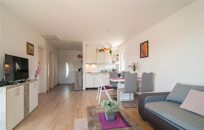 4 Bedroom villa with pool on Solta Island, Sleeps 10