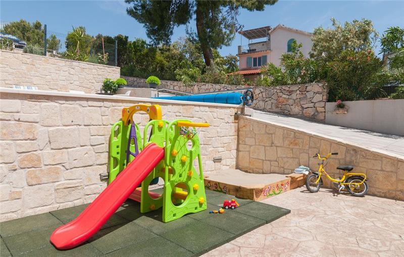 4 Bedroom villa with pool on Solta Island, Sleeps 10
