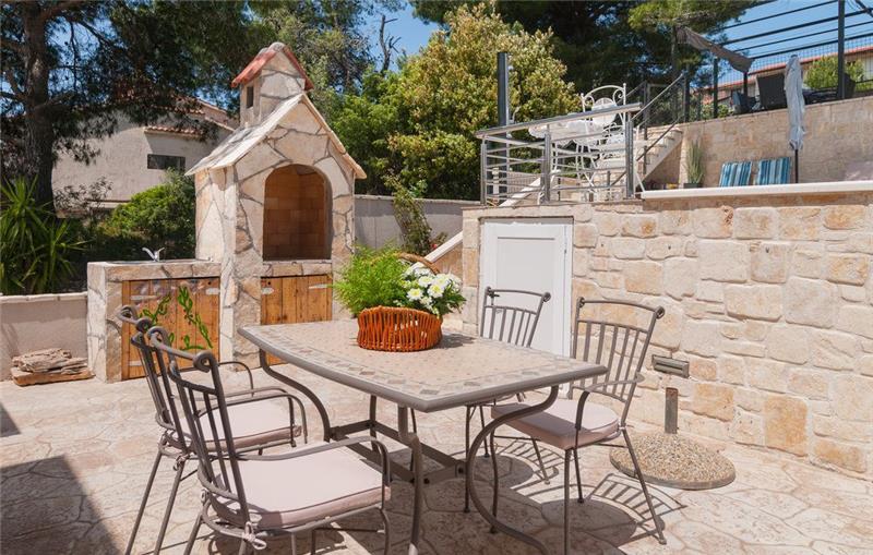 4 Bedroom villa with pool on Solta Island, Sleeps 10