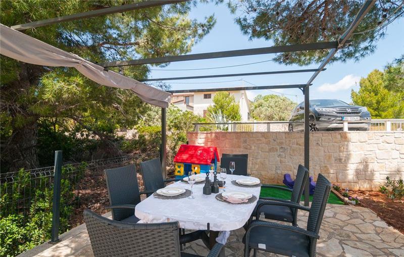 4 Bedroom villa with pool on Solta Island, Sleeps 10