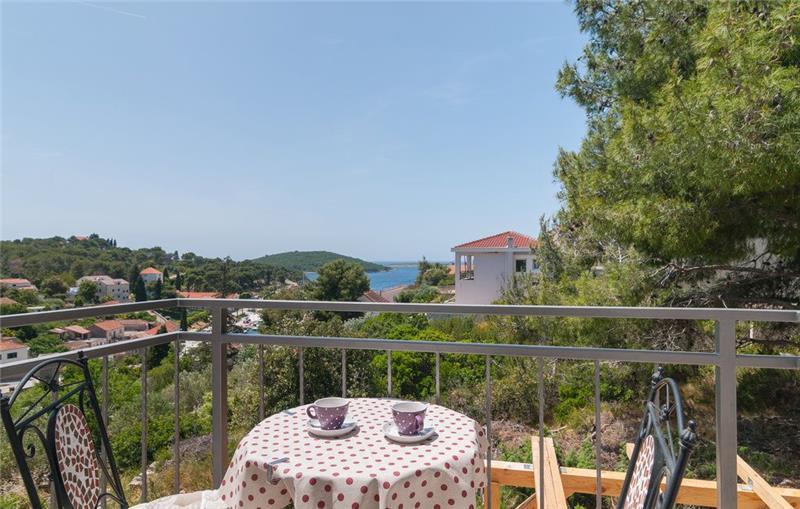 4 Bedroom villa with pool on Solta Island, Sleeps 10