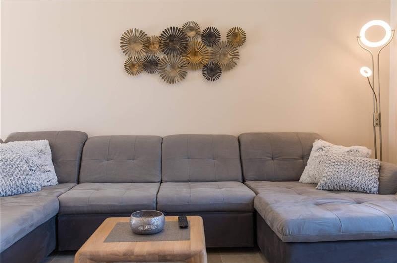 5 Bedroom Villa with Pool and Spa in Babin Kuk, Dubrovnik City, Sleeps 10-12