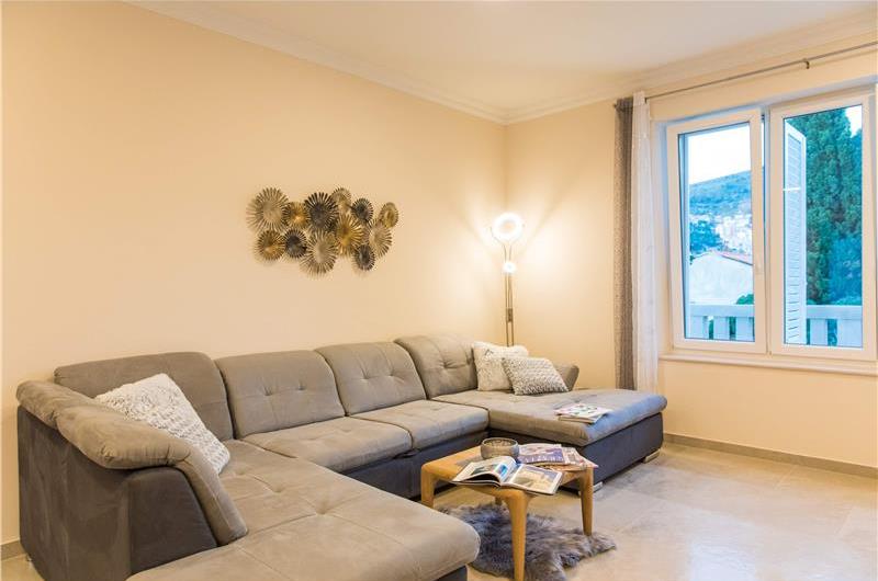 5 Bedroom Villa with Pool and Spa in Babin Kuk, Dubrovnik City, Sleeps 10-12
