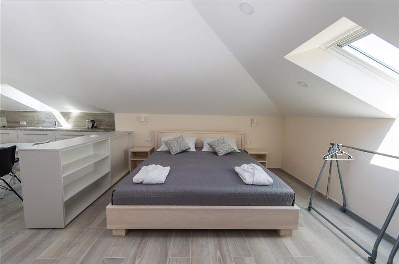 5 Bedroom Villa with Pool and Spa in Babin Kuk, Dubrovnik City, Sleeps 10-12