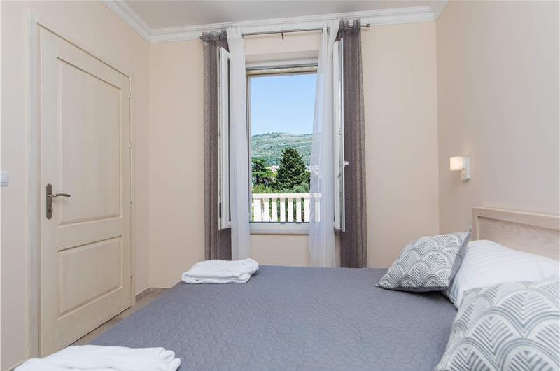 5 Bedroom Villa with Pool and Spa in Babin Kuk, Dubrovnik City, Sleeps 10-12