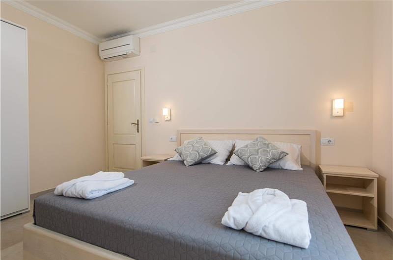 5 Bedroom Villa with Pool and Spa in Babin Kuk, Dubrovnik City, Sleeps 10-12