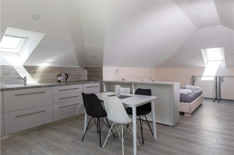 5 Bedroom Villa with Pool and Spa in Babin Kuk, Dubrovnik City, Sleeps 10-12