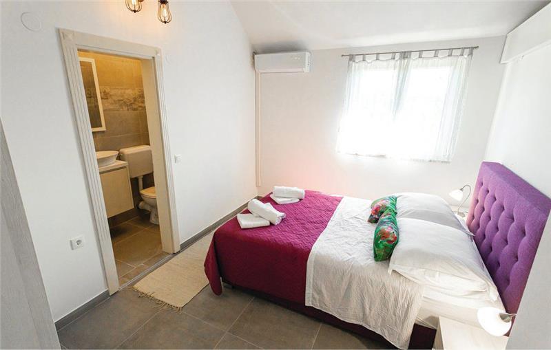 6 Bedroom Villa with Pool near Milna, Brac Island, Sleeps 12