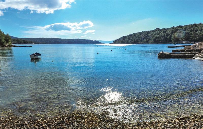6 Bedroom Villa with Pool near Milna, Brac Island, Sleeps 12