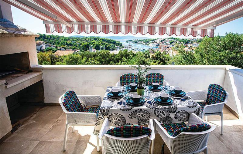 6 Bedroom Villa with Pool near Milna, Brac Island, Sleeps 12