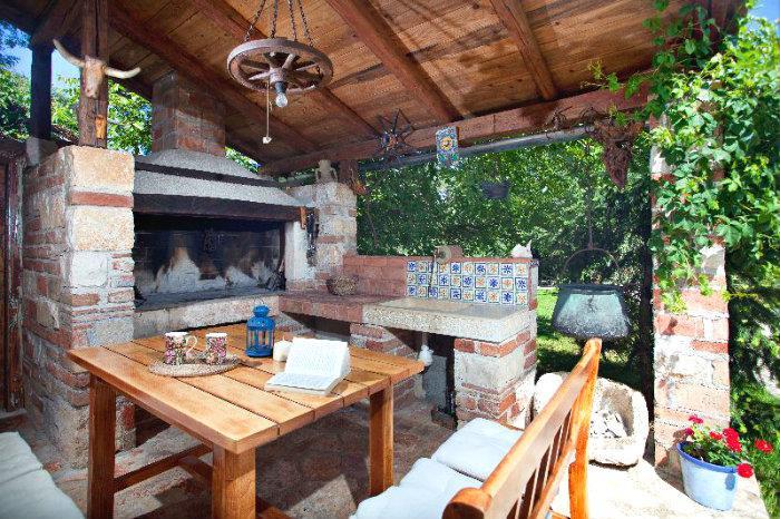 2 x 2 Bedroom Villas with Pools Near Umag, Sleeps 7