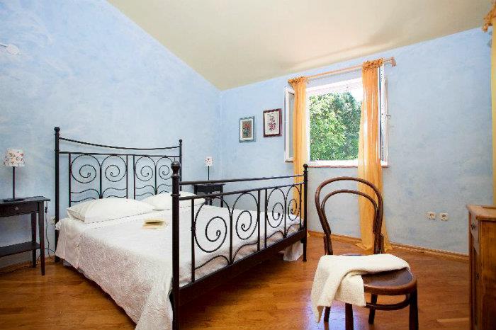 2 x 2 Bedroom Villas with Pools Near Umag, Sleeps 7