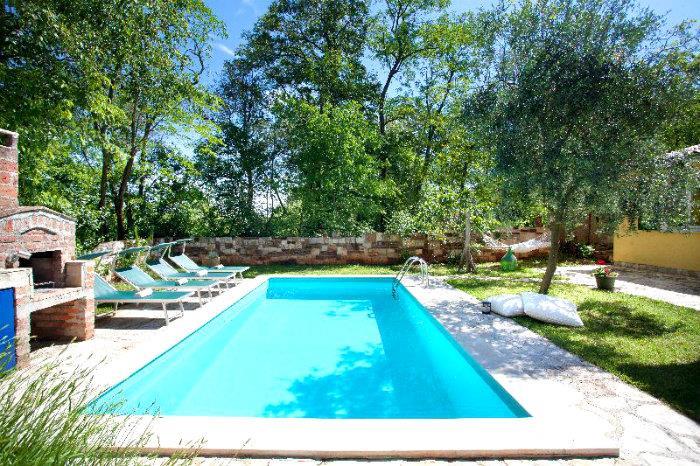 2 x 2 Bedroom Villas with Pools Near Umag, Sleeps 7