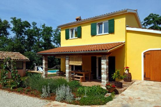 2 x 2 Bedroom Villas with Pools Near Umag, Sleeps 7