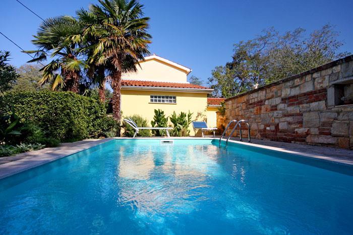2 x 2 Bedroom Villas with Pools Near Umag, Sleeps 7