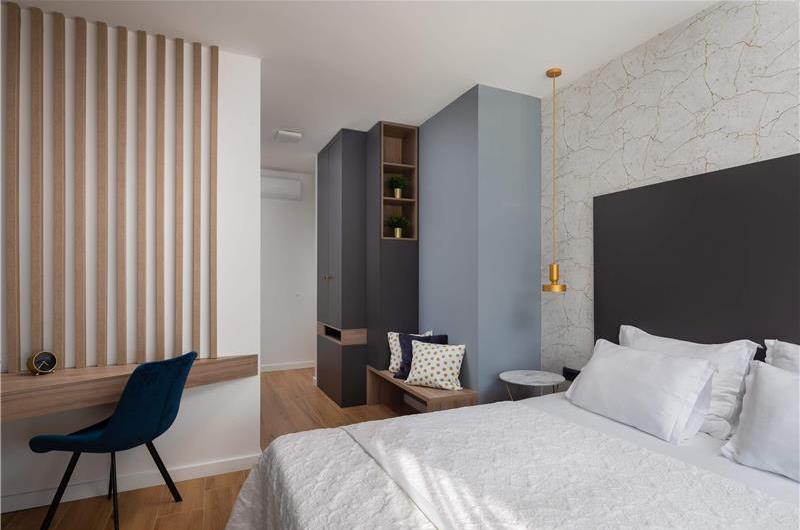 Luxury Beachfront Villa with Heated Infinity Pool near Trogir, Sleeps 8