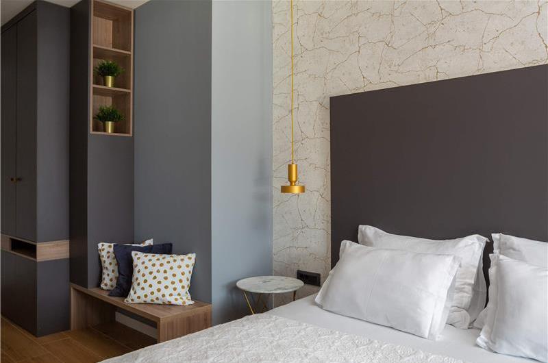 Luxury Beachfront Villa with Heated Infinity Pool near Trogir, Sleeps 8