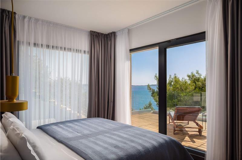 Luxury Beachfront Villa with Heated Infinity Pool near Trogir, Sleeps 8