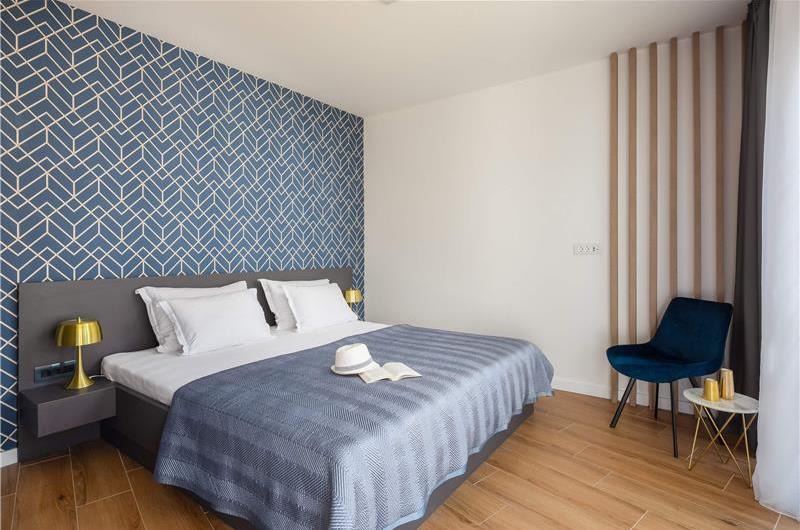 Luxury Beachfront Villa with Heated Infinity Pool near Trogir, Sleeps 8