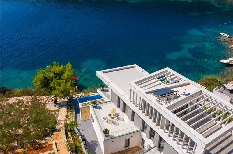 Luxury Beachfront Villa with Heated Infinity Pool near Trogir, Sleeps 8