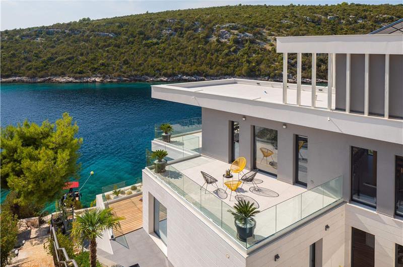 Luxury Beachfront Villa with Heated Infinity Pool near Trogir, Sleeps 8