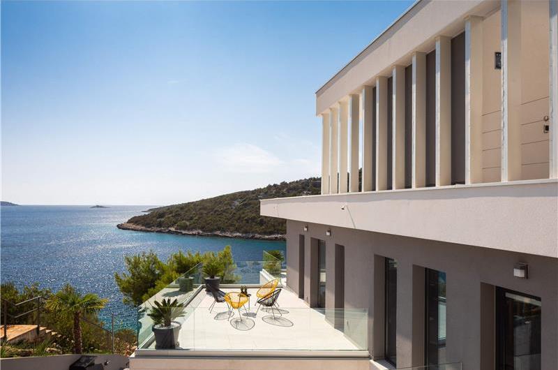 Luxury Beachfront Villa with Heated Infinity Pool near Trogir, Sleeps 8