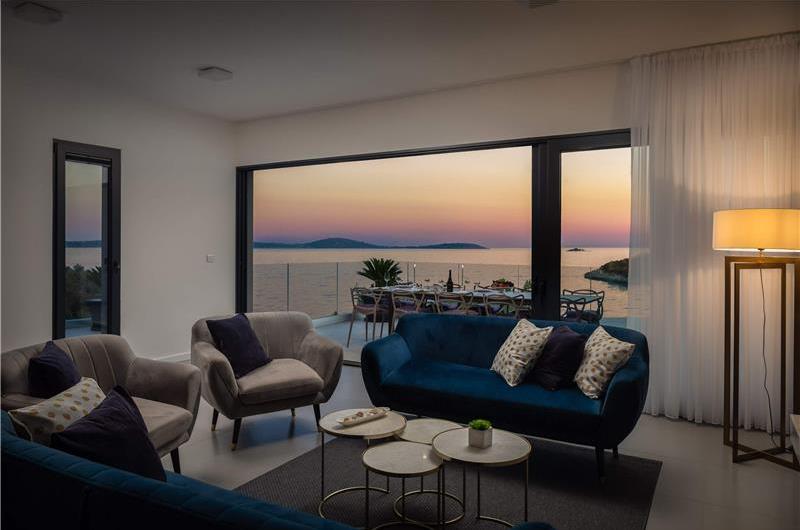 Luxury Beachfront Villa with Heated Infinity Pool near Trogir, Sleeps 8