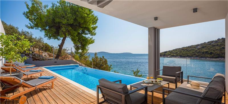 Luxury Beachfront Villa with Heated Infinity Pool near Trogir, Sleeps 8