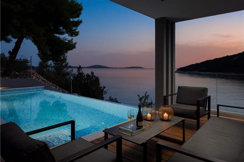 Luxury Beachfront Villa with Heated Infinity Pool near Trogir, Sleeps 8