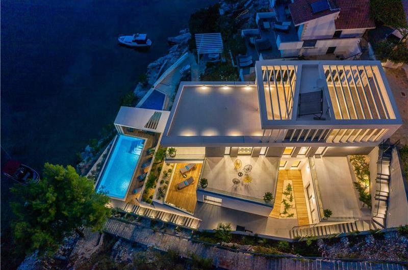 Luxury Beachfront Villa with Heated Infinity Pool near Trogir, Sleeps 8