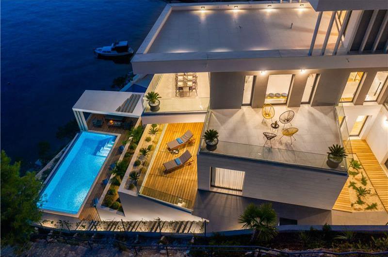 Luxury Beachfront Villa with Heated Infinity Pool near Trogir, Sleeps 8